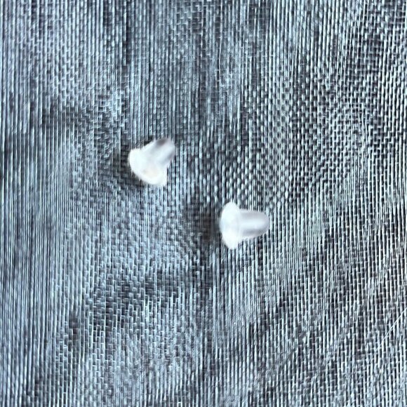 NEW Silvertone Teardrop Dandelions Earings - Picture 4 of 4